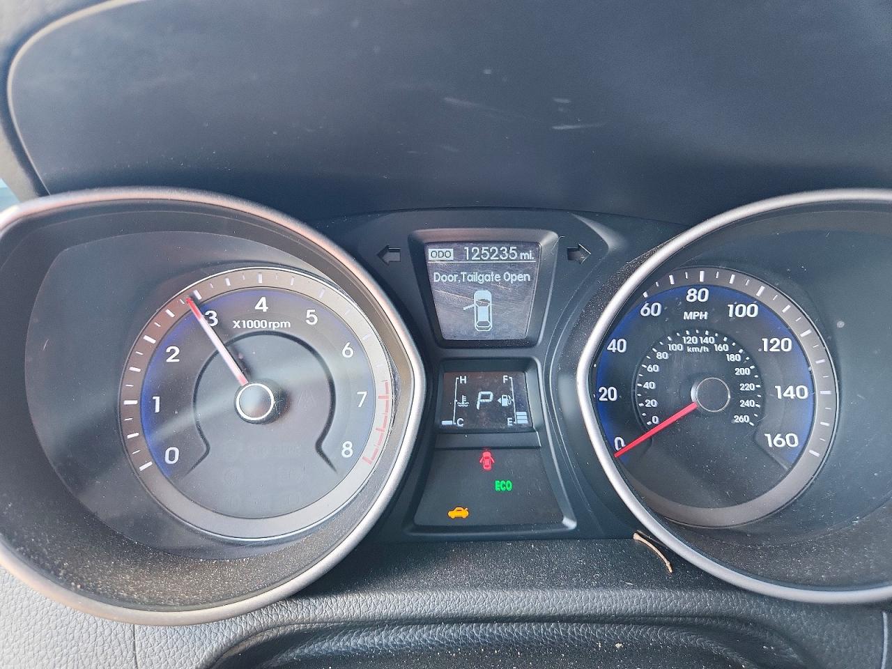 Hyundai ELANTRA Base