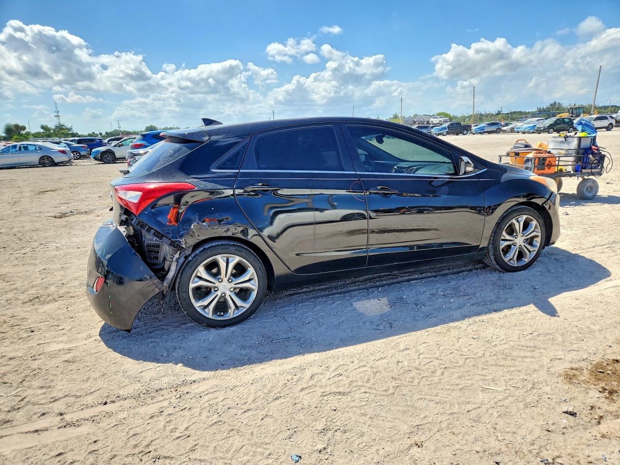 Hyundai ELANTRA Base