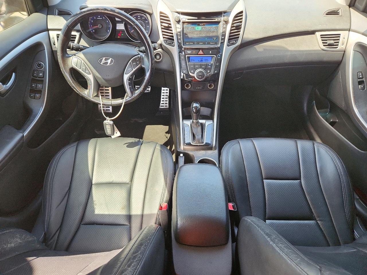 Hyundai ELANTRA Base