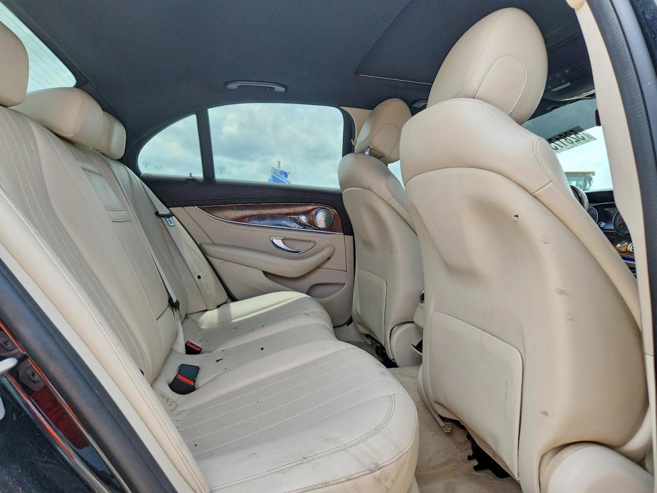 Mercedes-Benz E-Class 300