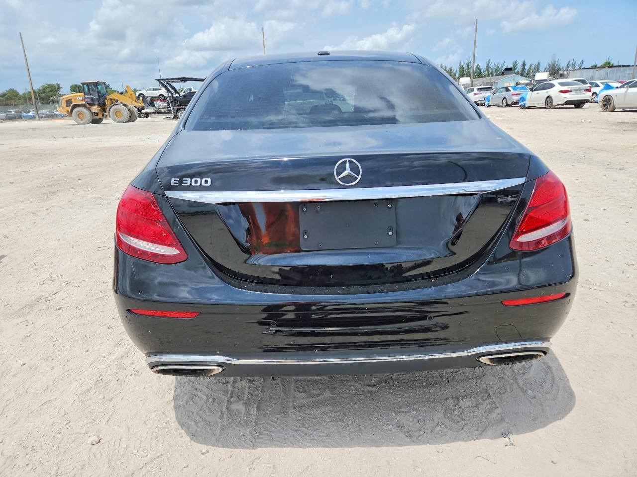 Mercedes-Benz E-Class 300