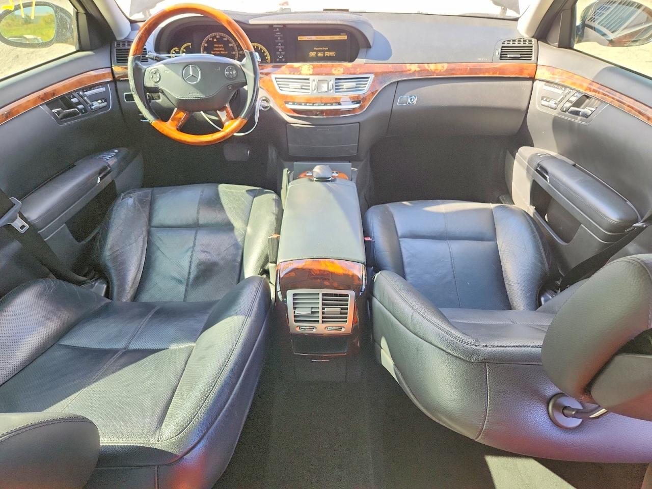 Mercedes-Benz S-Class 550