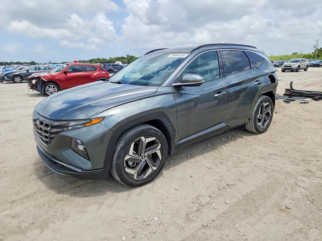 Salvage Hyundai TUCSON Image