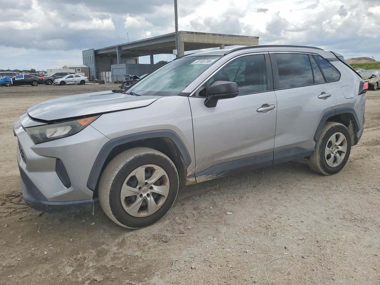 Salvage Toyota RAV4 Image