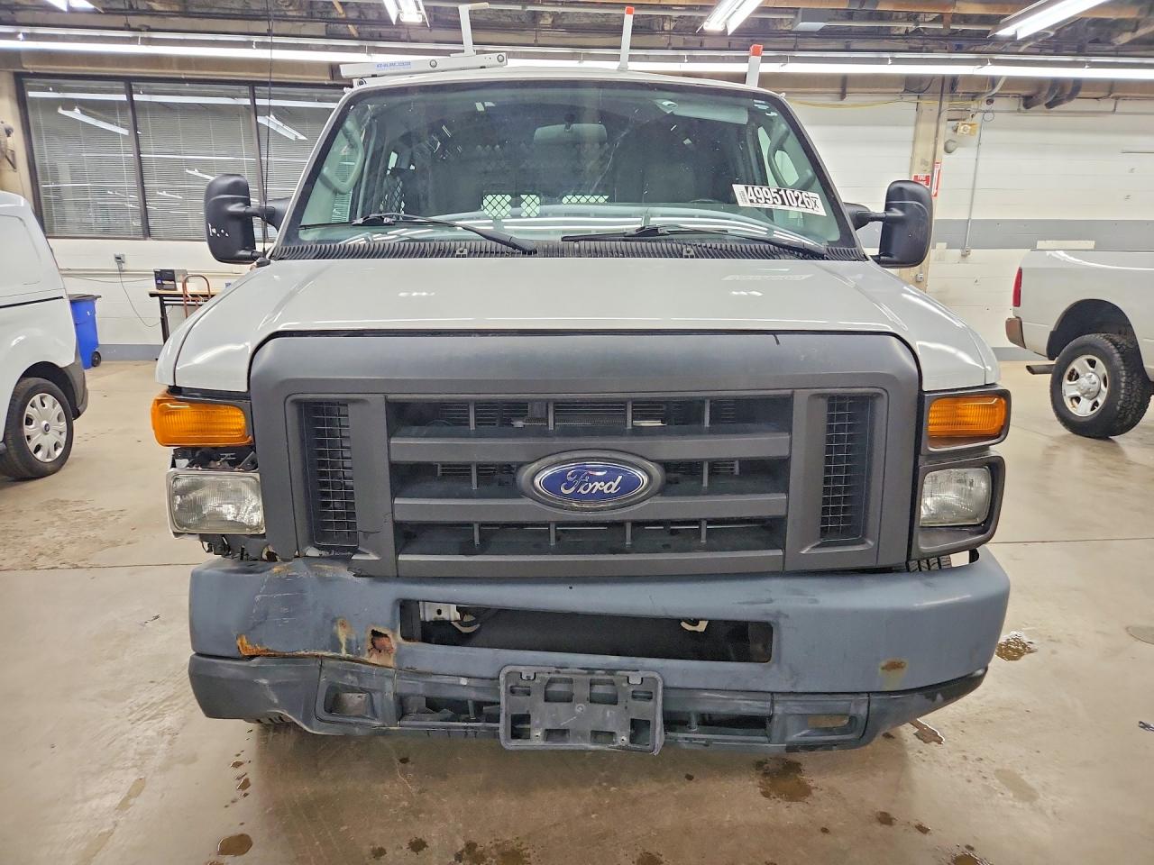 Ford Econoline E250 Van