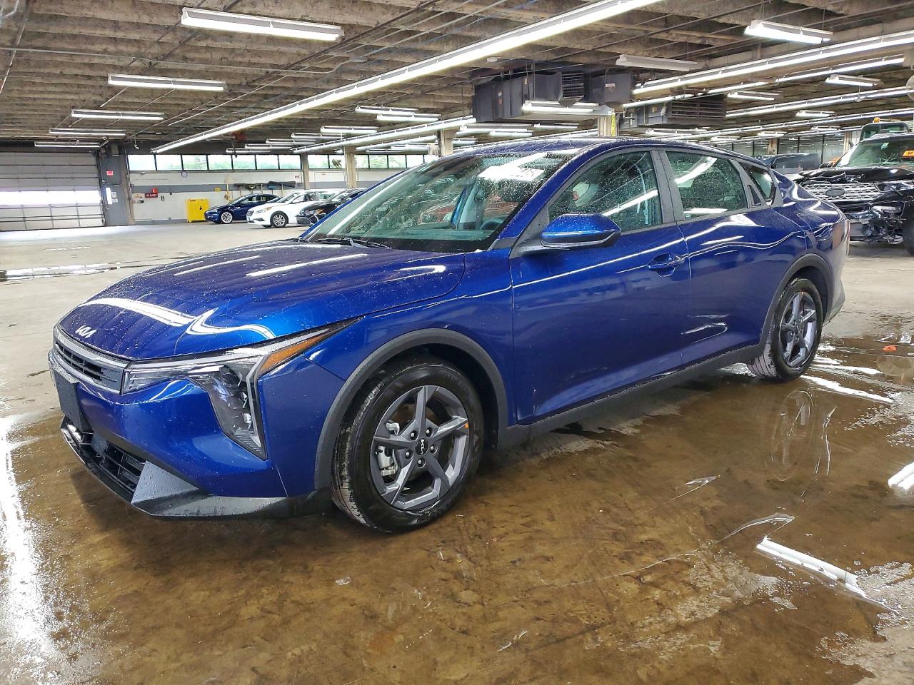Salvage Kia K4 Image