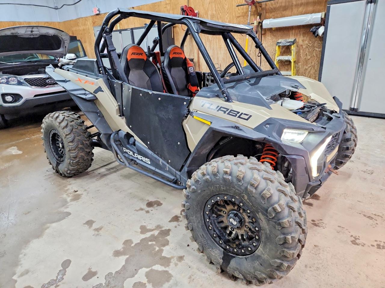 Salvage Polaris RZR Image