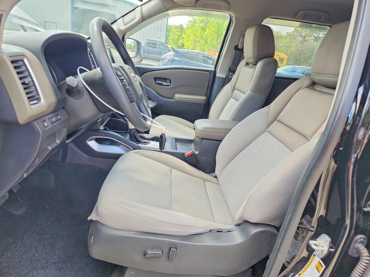 Nissan Frontier Sv