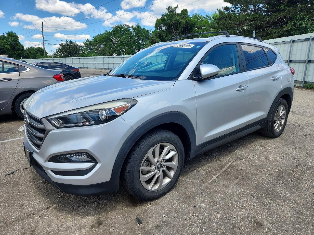 Salvage Hyundai TUCSON Image