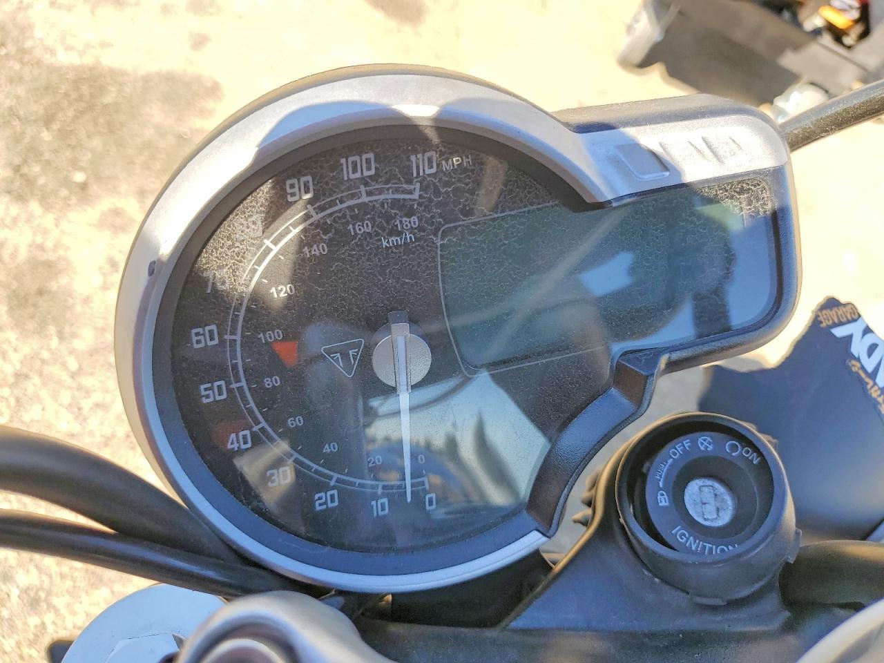 Triumph Scrambler 400 X