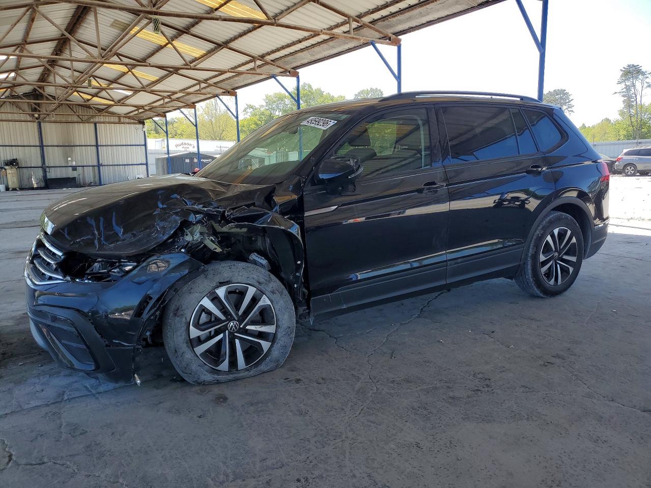 Salvage Volkswagen Tiguan Image