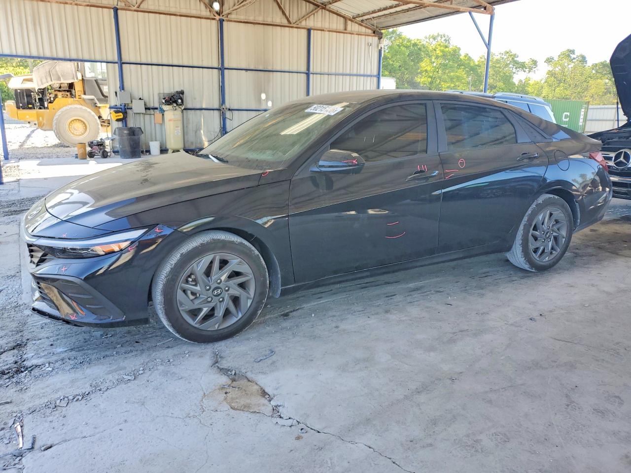 Salvage Hyundai ELANTRA Image