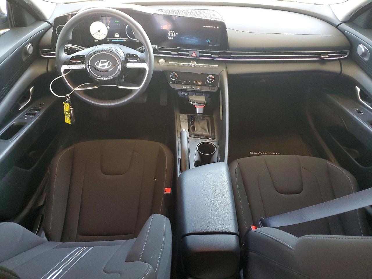Hyundai ELANTRA Sel
