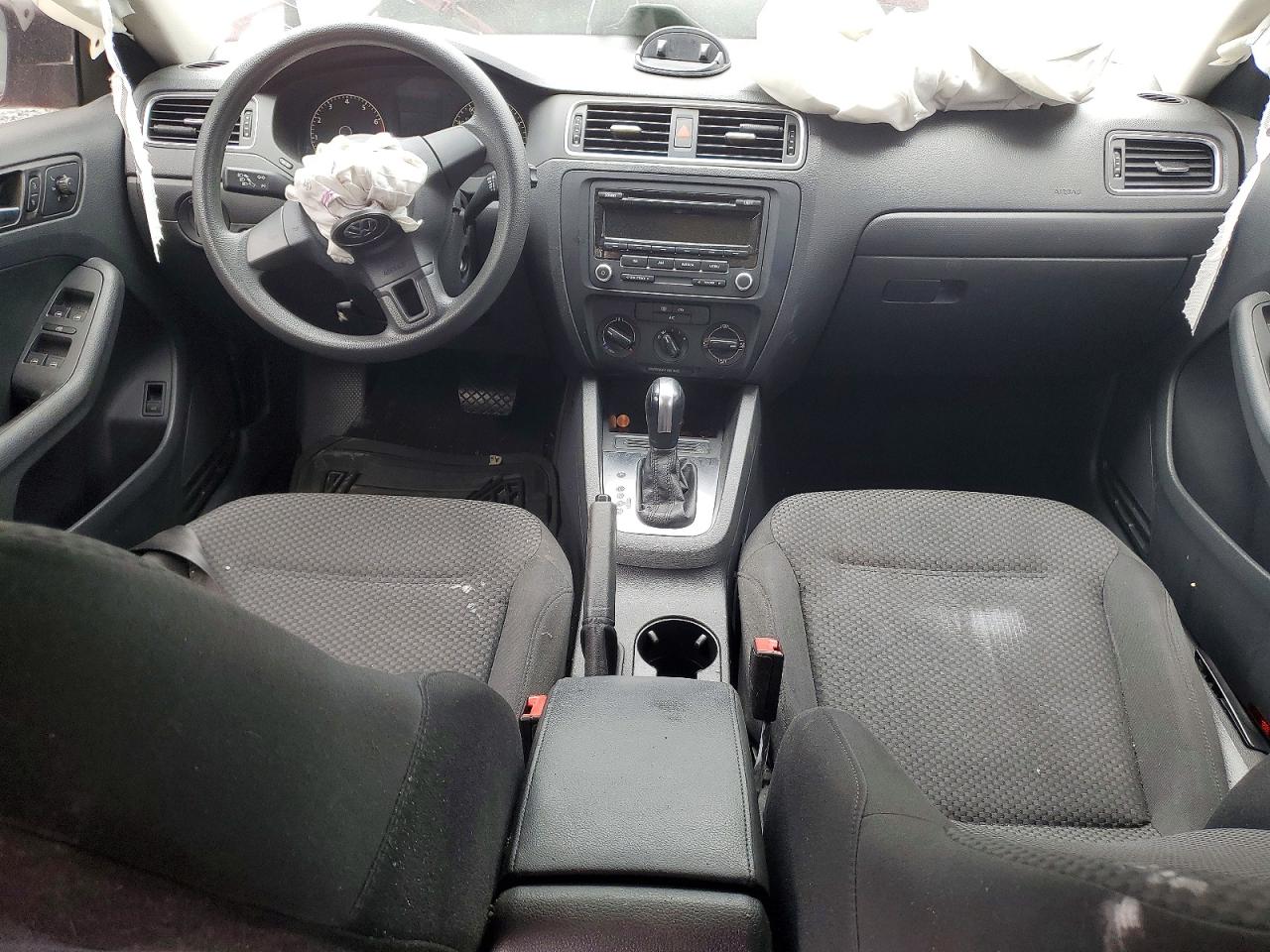 Volkswagen Jetta Base