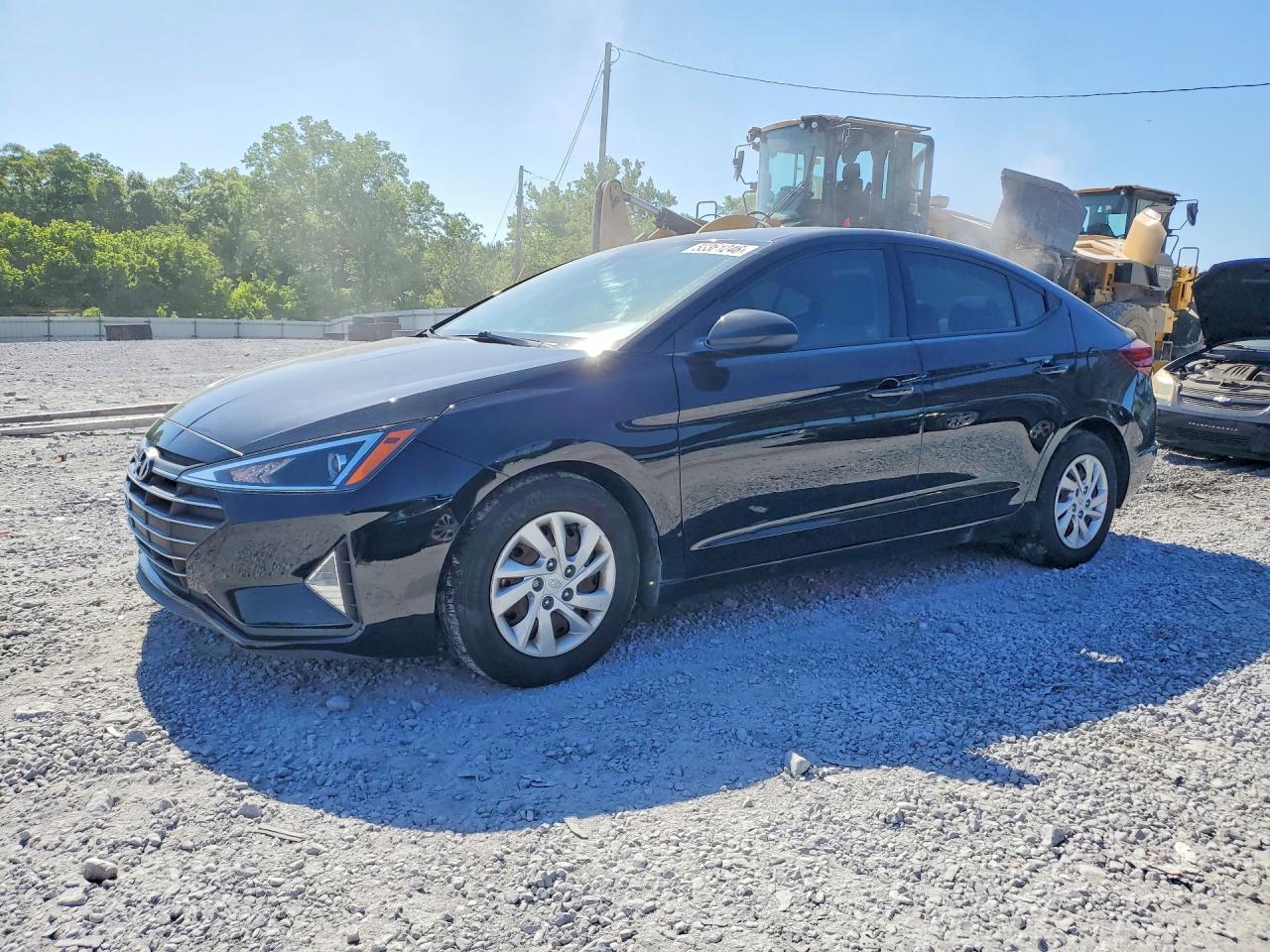 Salvage Hyundai ELANTRA Image