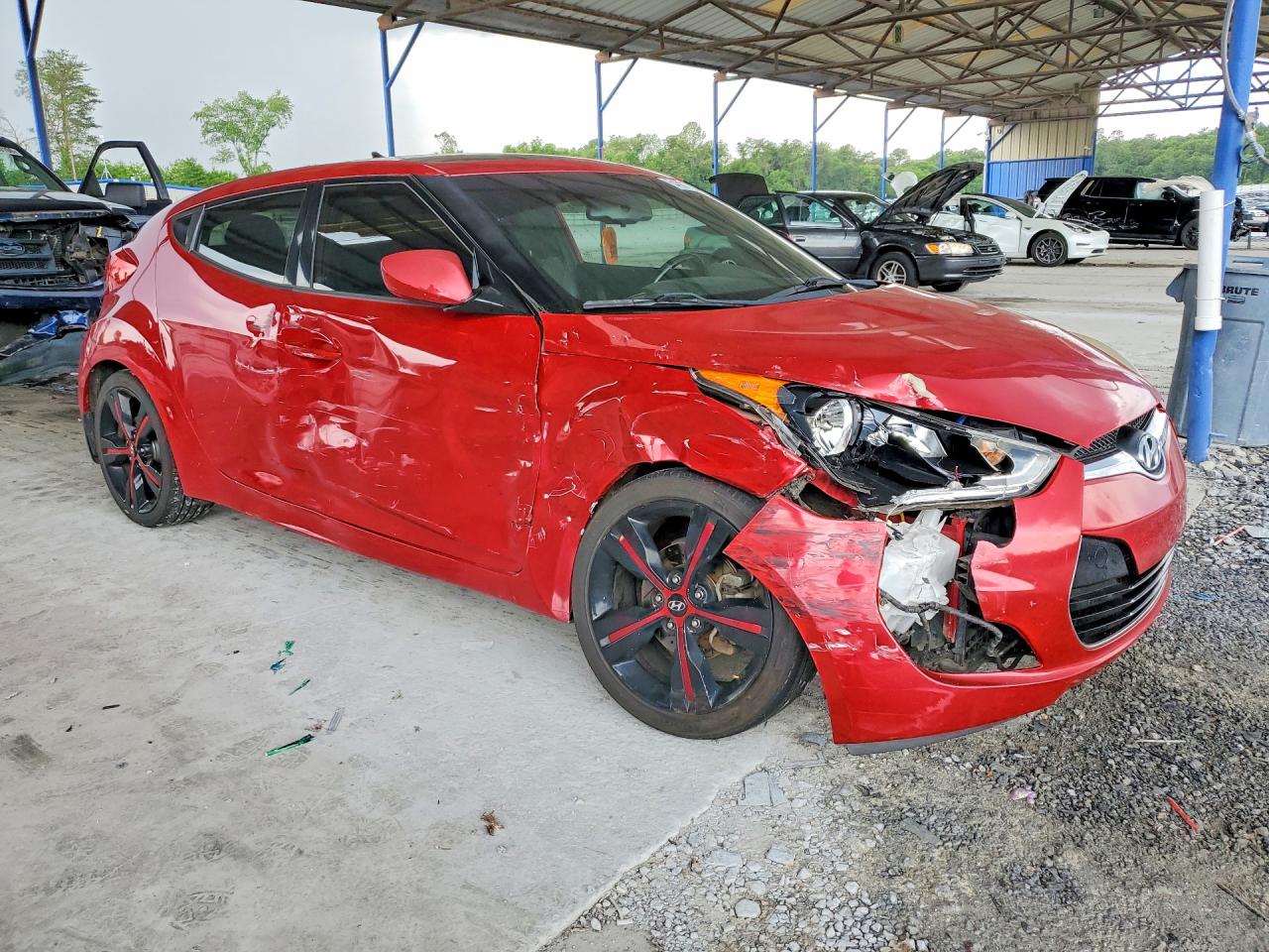 Hyundai VELOSTER Base