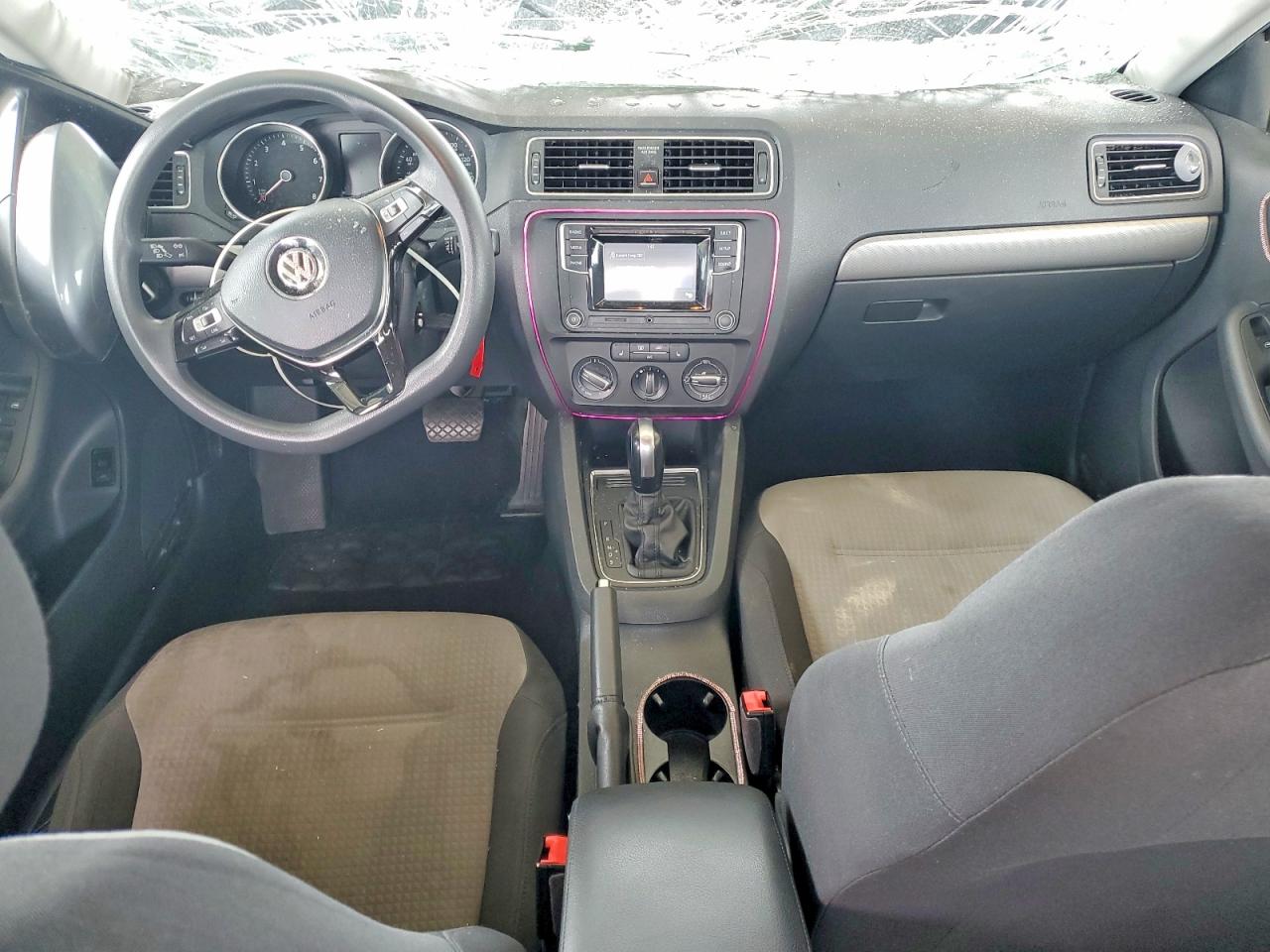 Volkswagen Jetta S