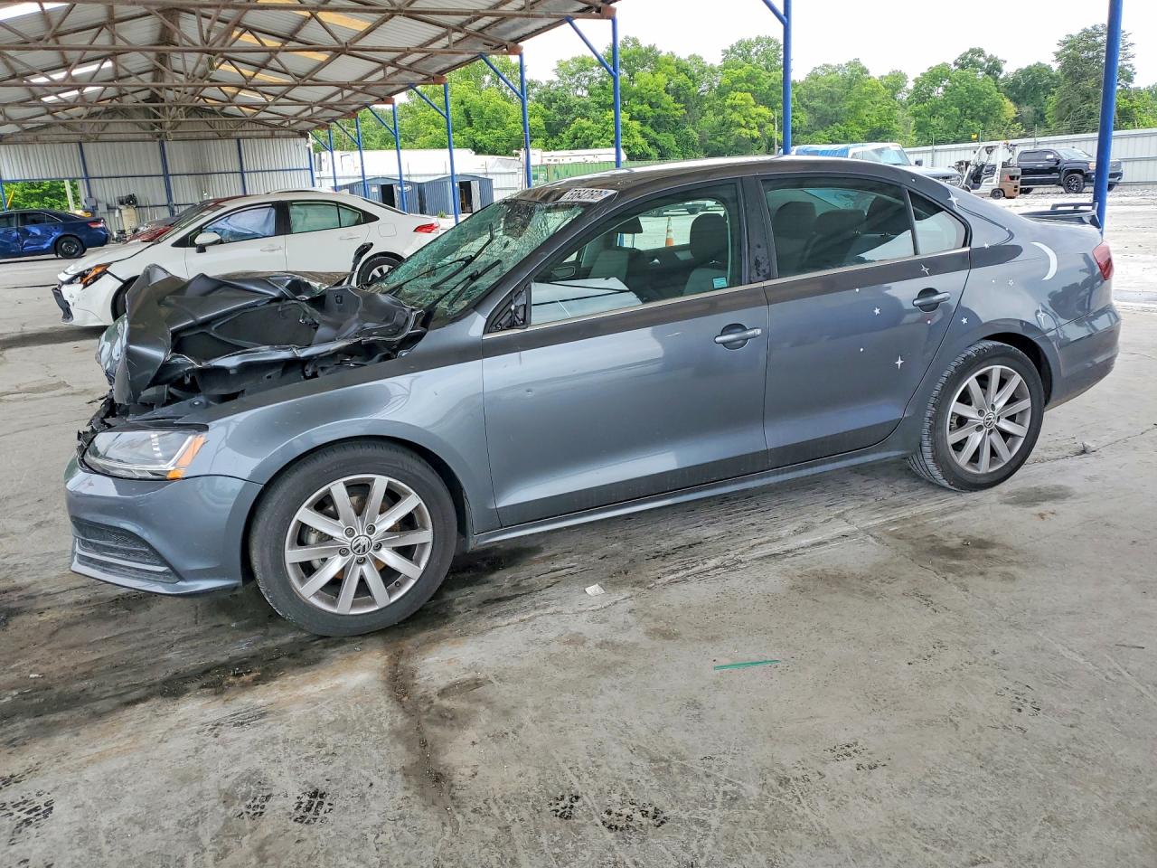 Salvage Volkswagen Jetta Image