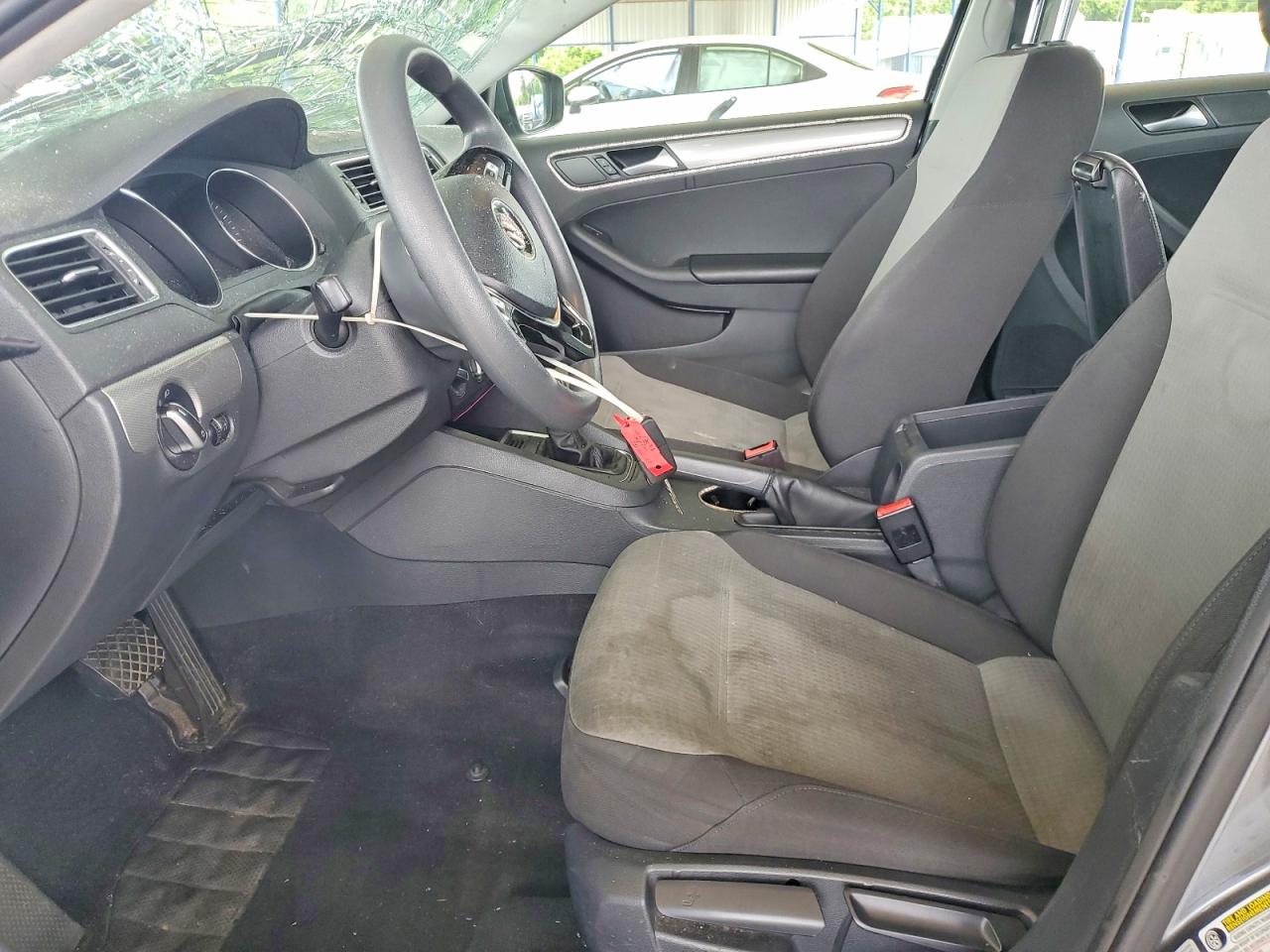 Volkswagen Jetta S