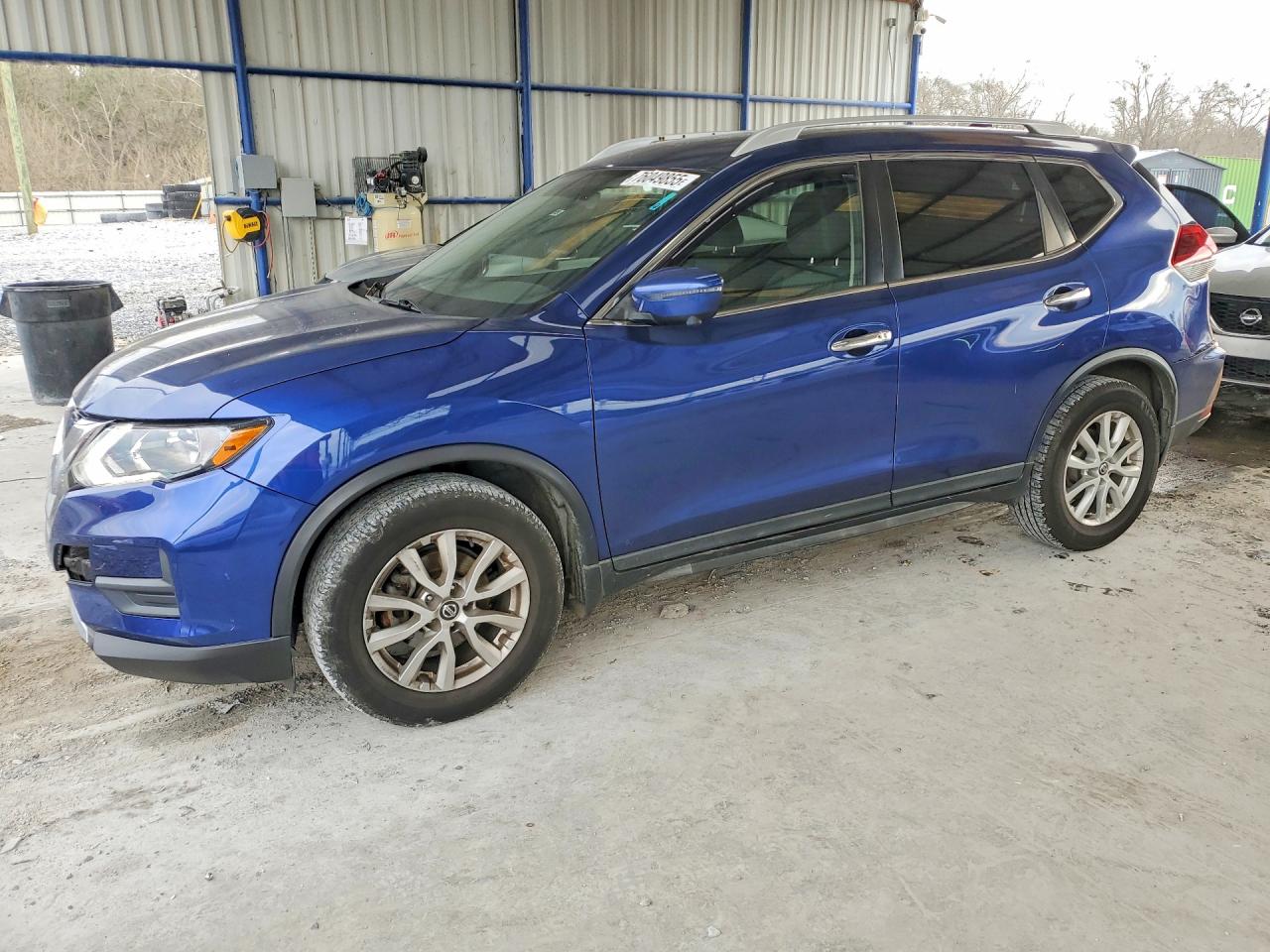 Salvage Nissan Rogue Image