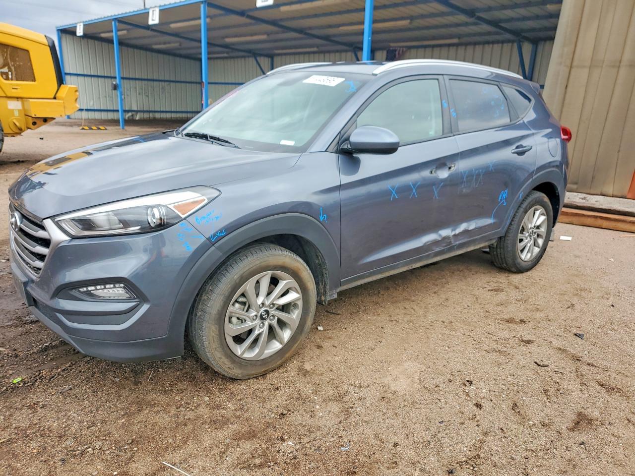 Salvage Hyundai TUCSON Image