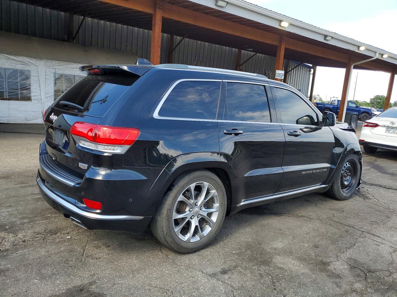 Jeep Cherokee Summit