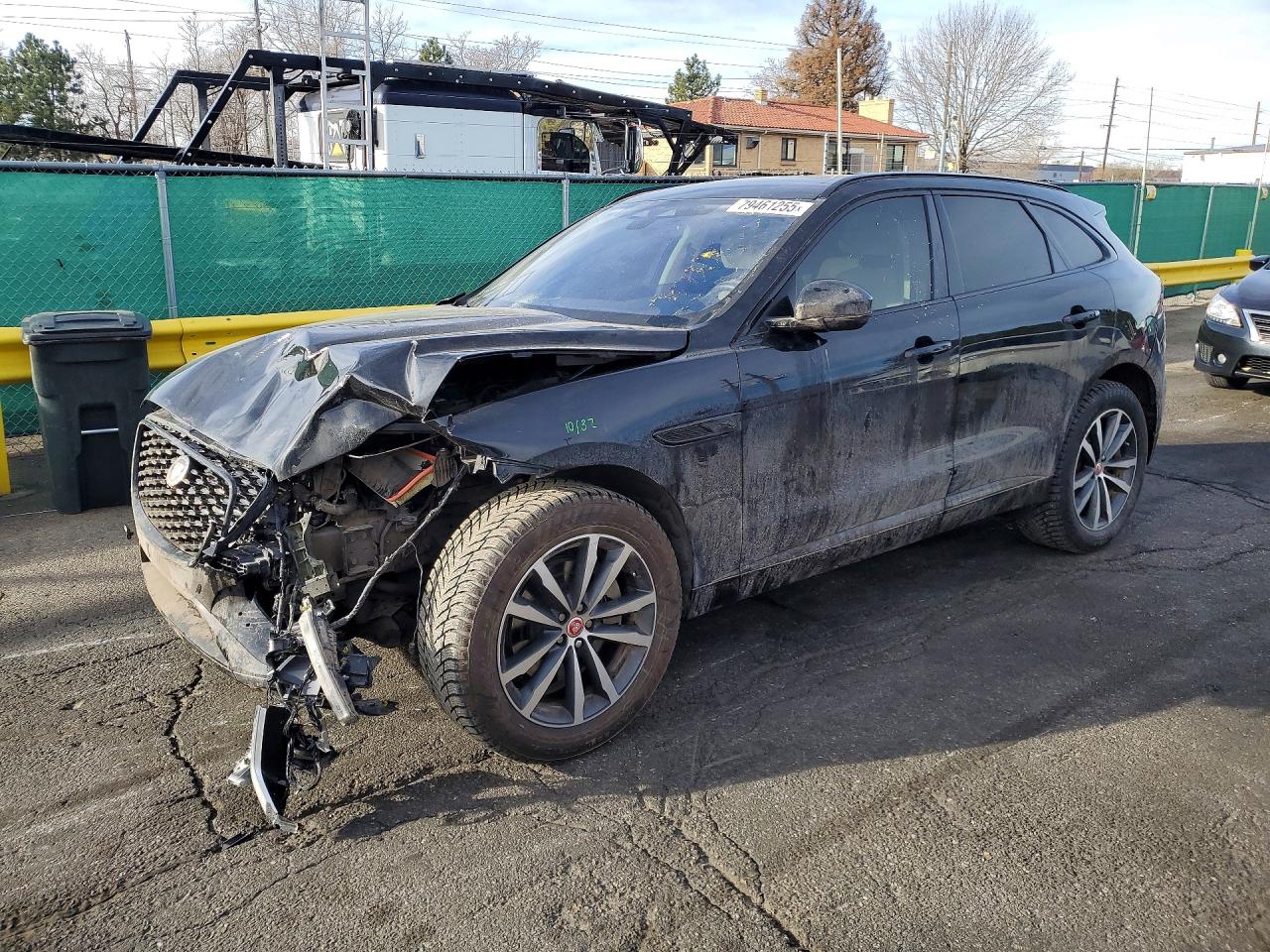 Salvage Jaguar F-PACE Image