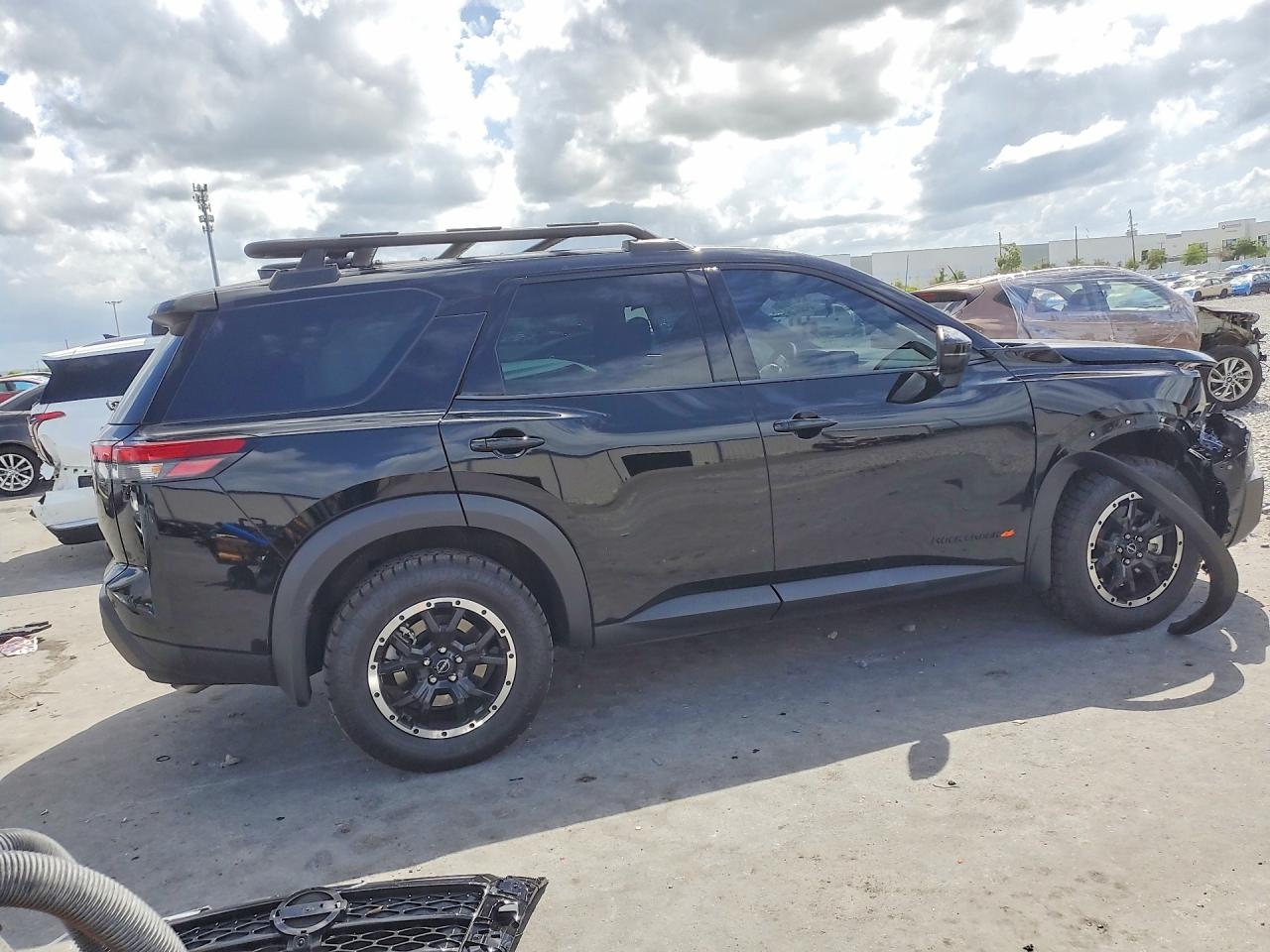 Nissan Pathfinder Rock Creek