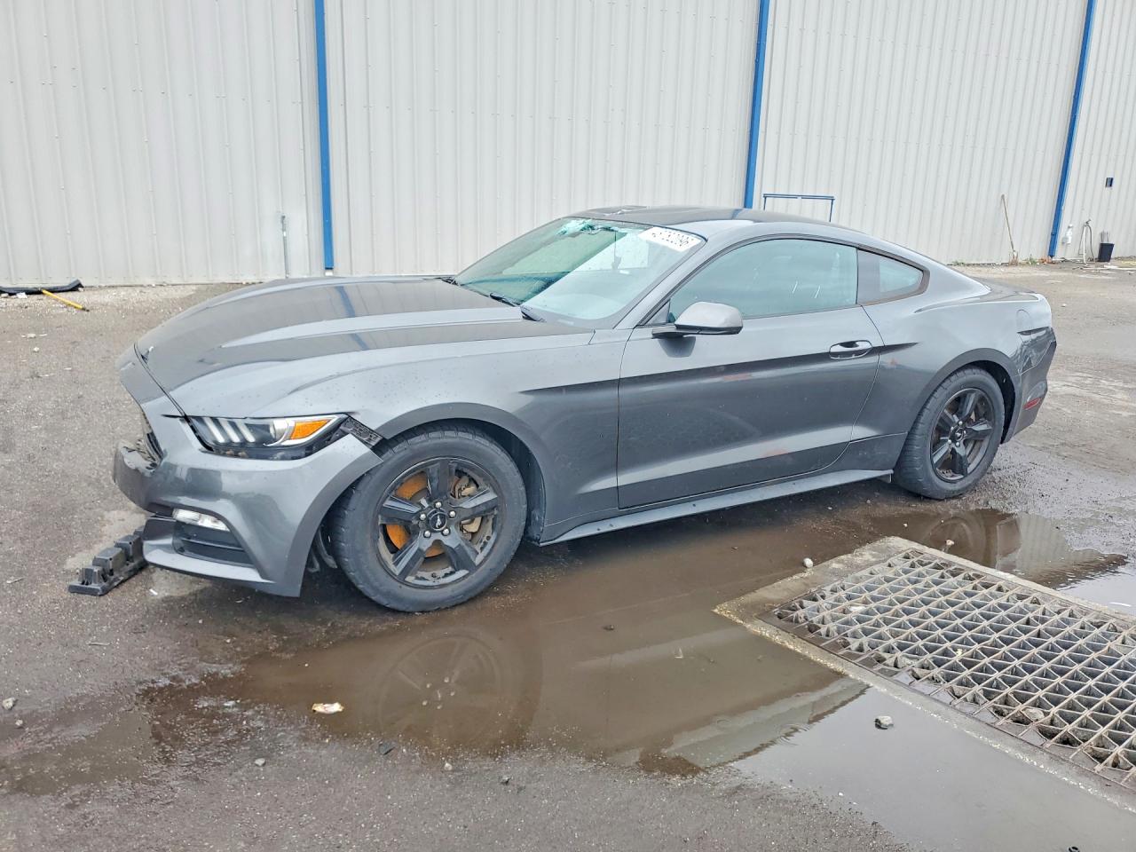 Salvage Ford Mustang Image