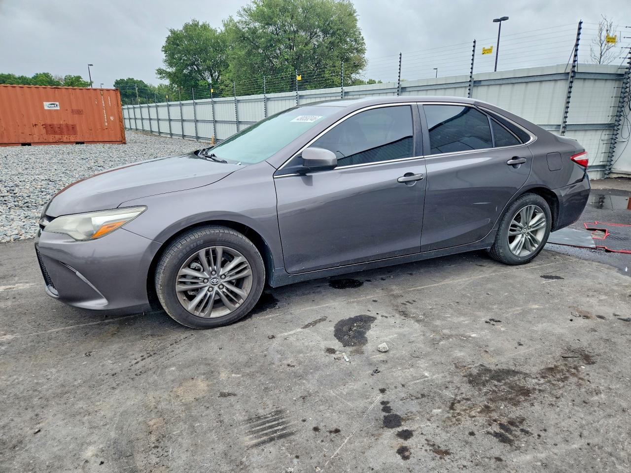 Salvage Toyota Camry Image