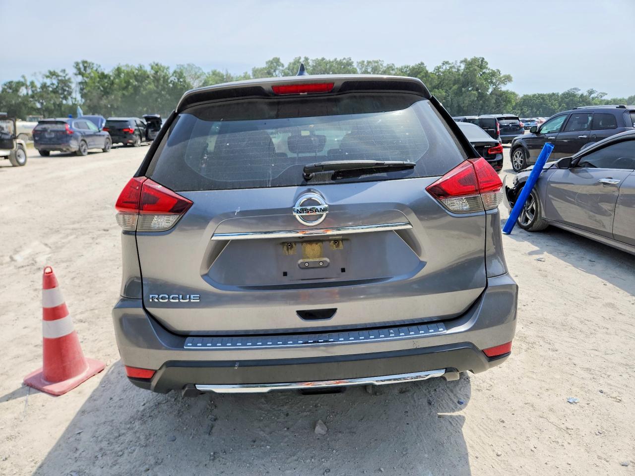 Nissan Rogue S