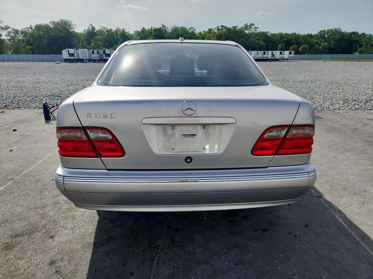 Mercedes-Benz E-Class 320