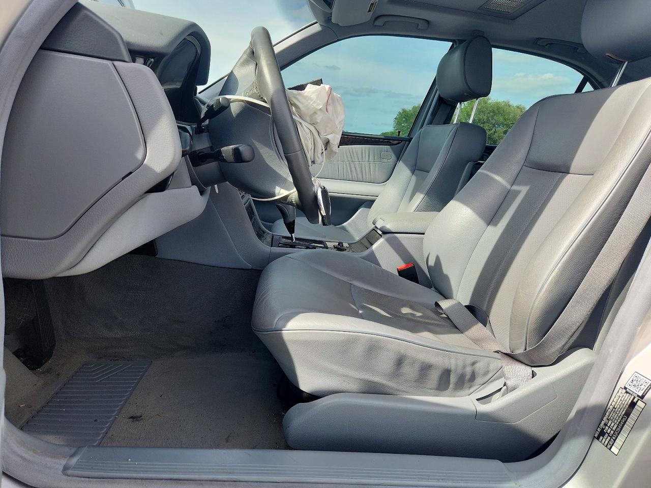 Mercedes-Benz E-Class 320