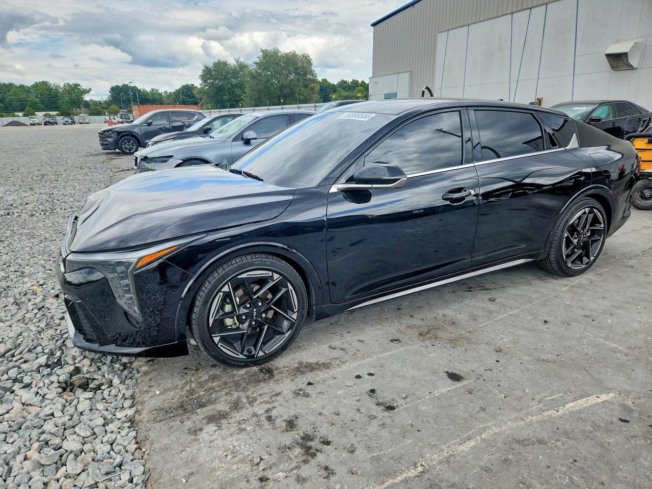 Salvage Kia K4 Image