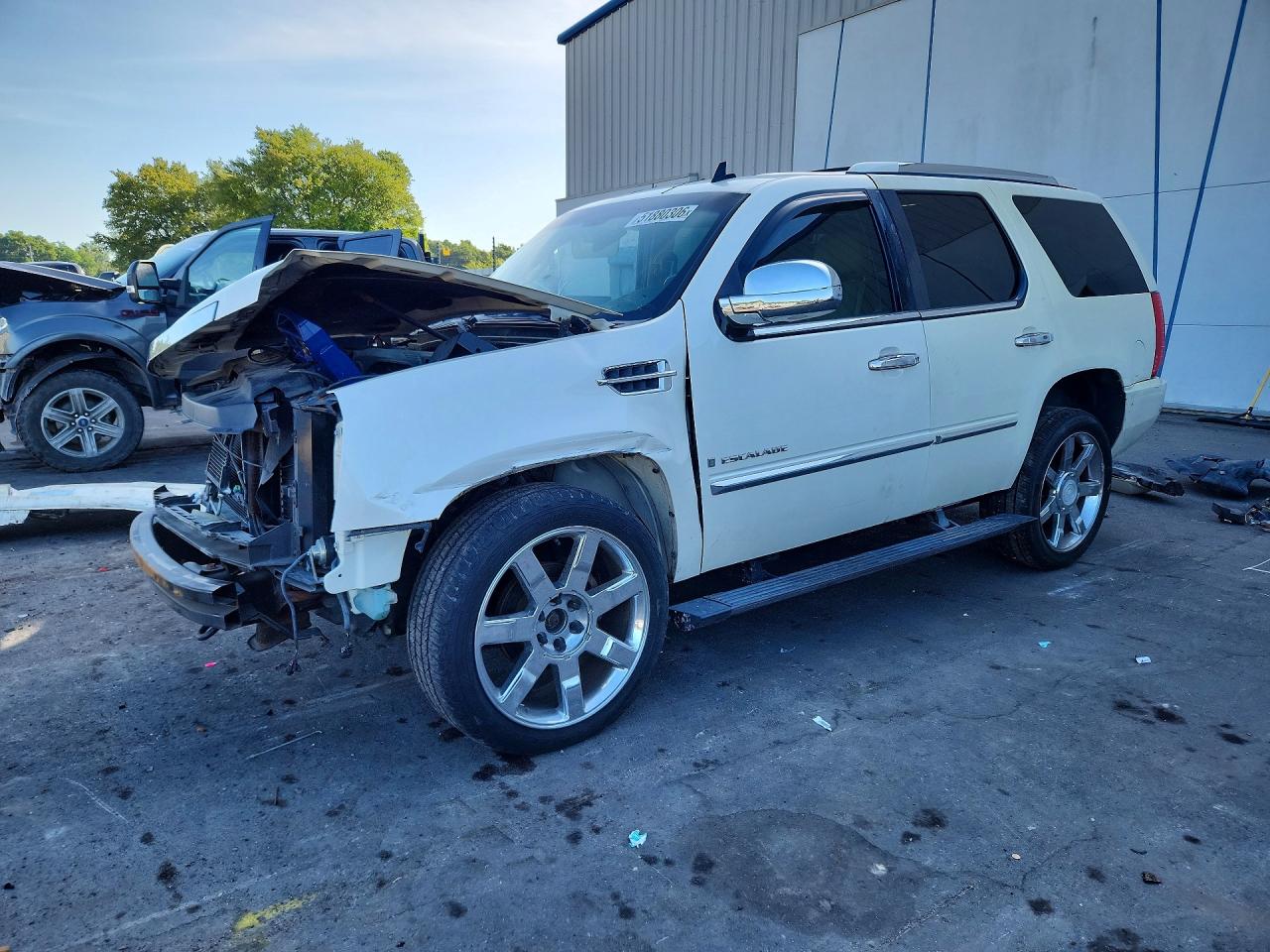 Salvage Cadillac Escalade Image