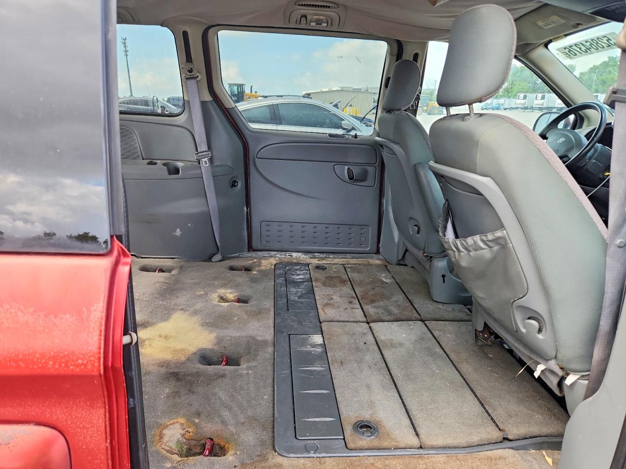 Dodge Caravan Sxt