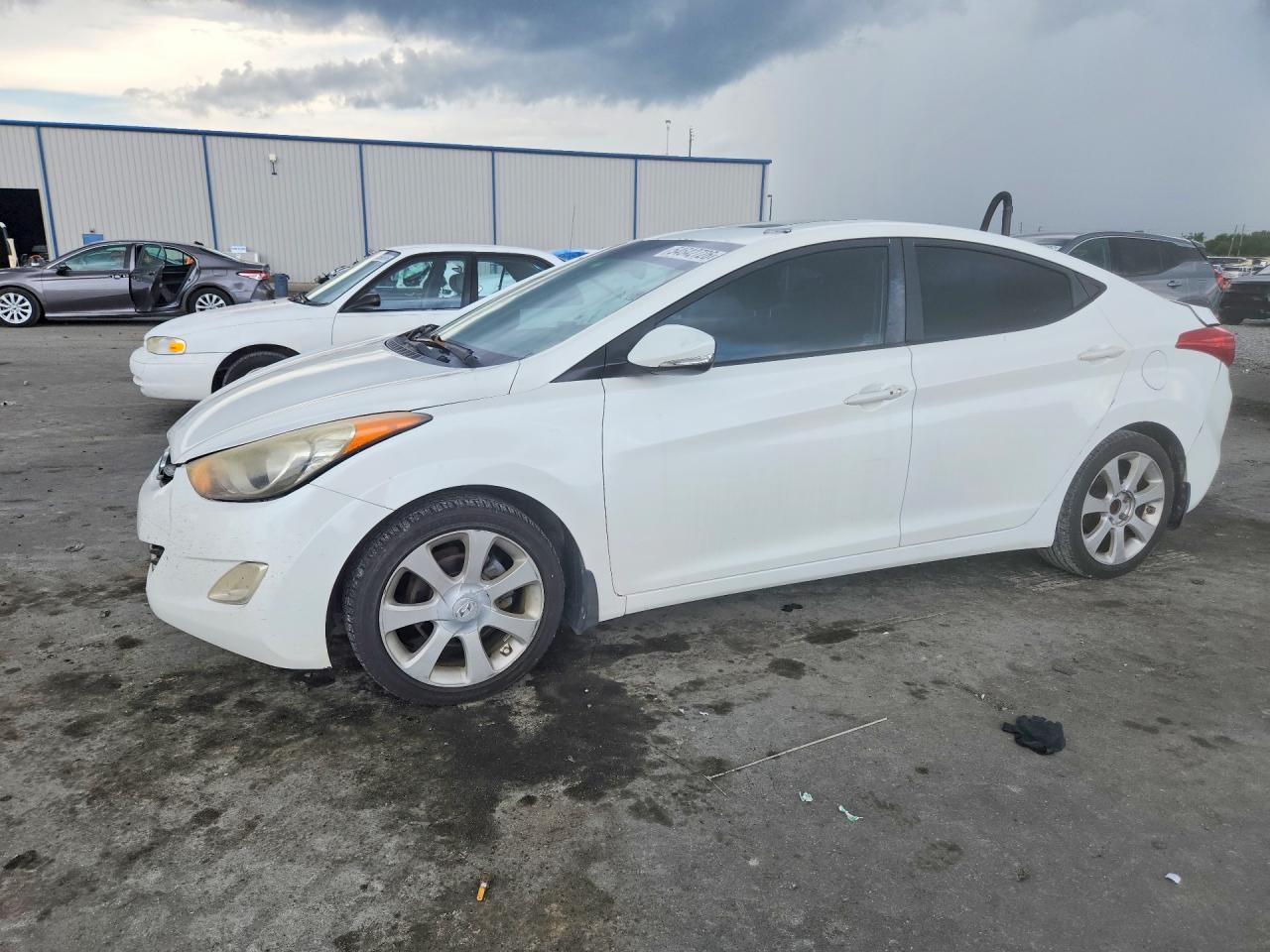 Salvage Hyundai ELANTRA Image