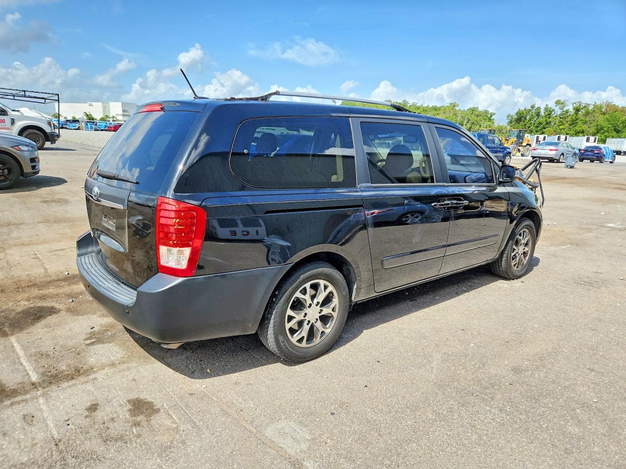 Kia Sedona Lx