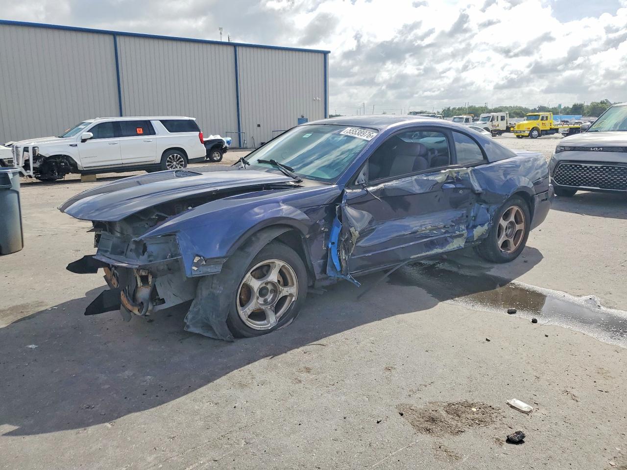 Salvage Ford Mustang Image