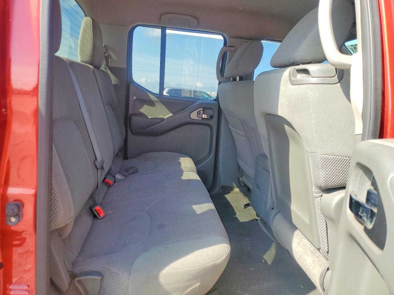 Nissan Frontier Sv