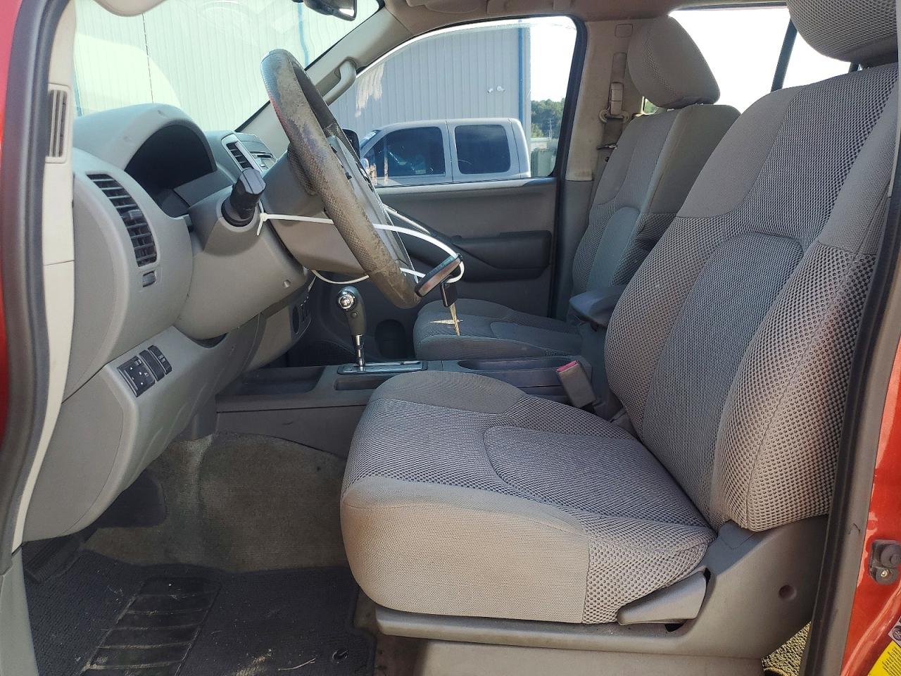Nissan Frontier Sv