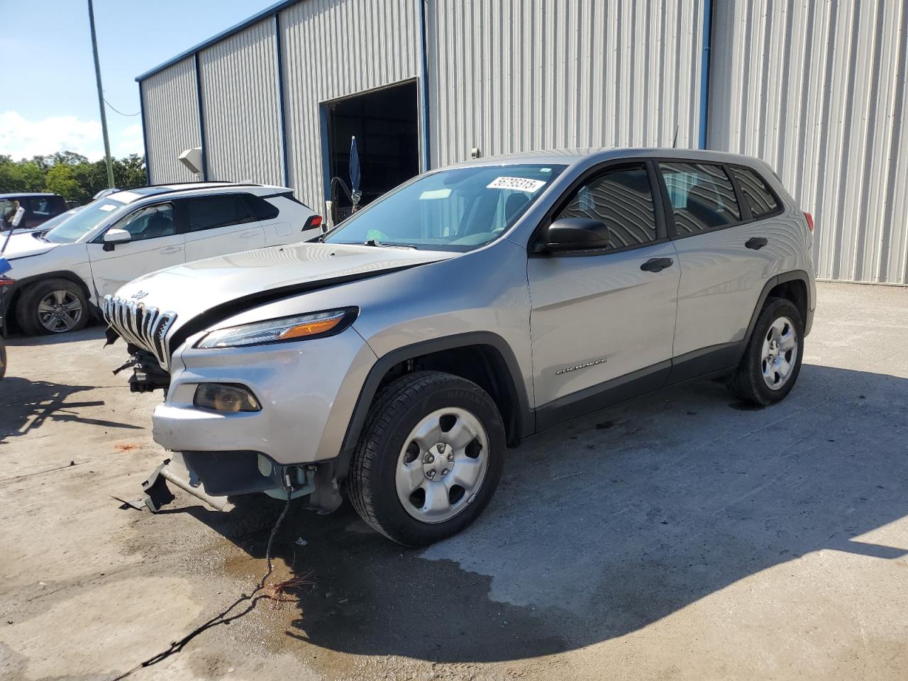 Salvage Jeep Grand Cherokee Image