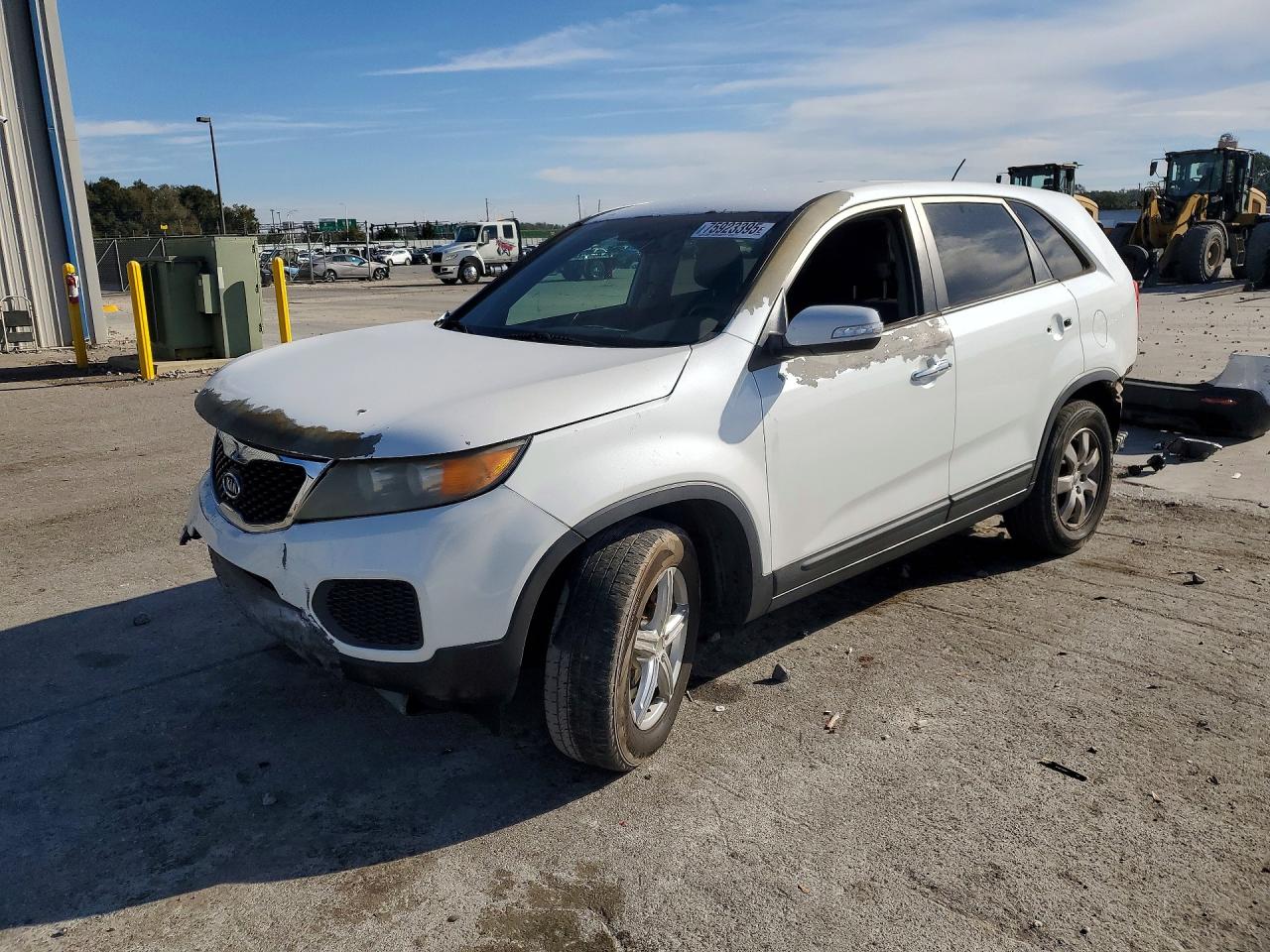 Salvage Kia Sorento Image