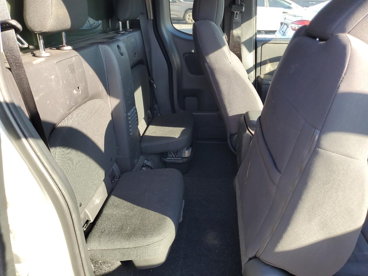 Nissan Frontier S