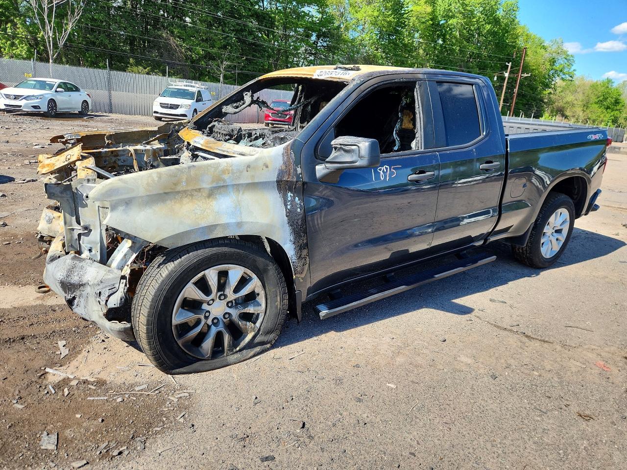 Salvage Chevrolet Silverado Image