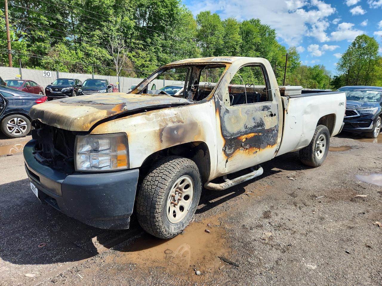 Salvage Chevrolet Silverado Image