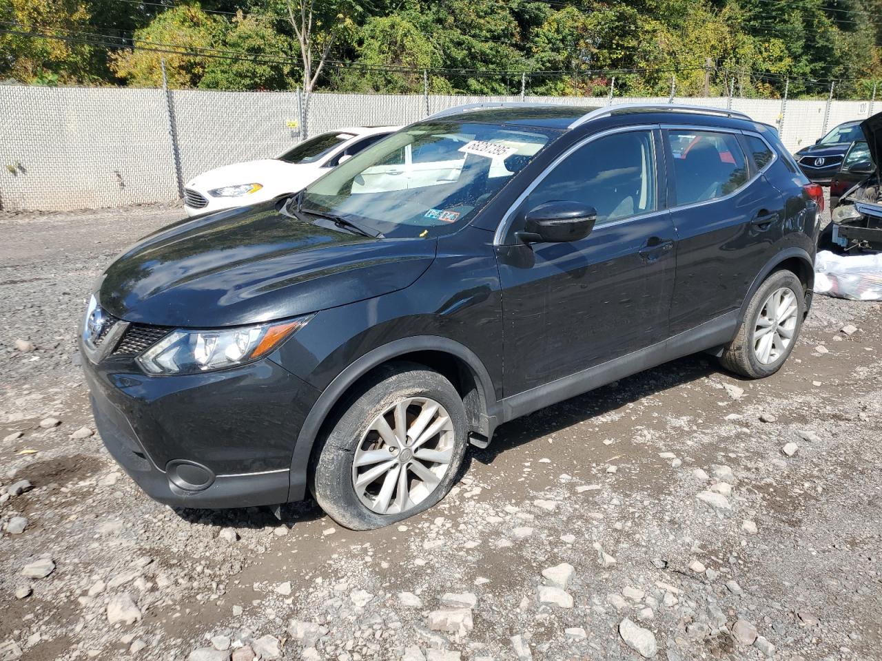 Salvage Nissan Rogue Image