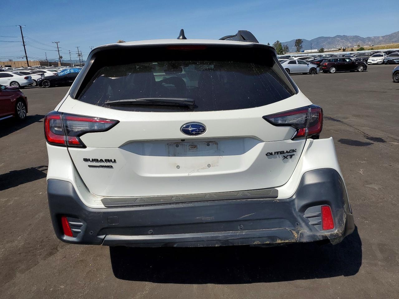 Subaru Outback Onyx Edition Xt