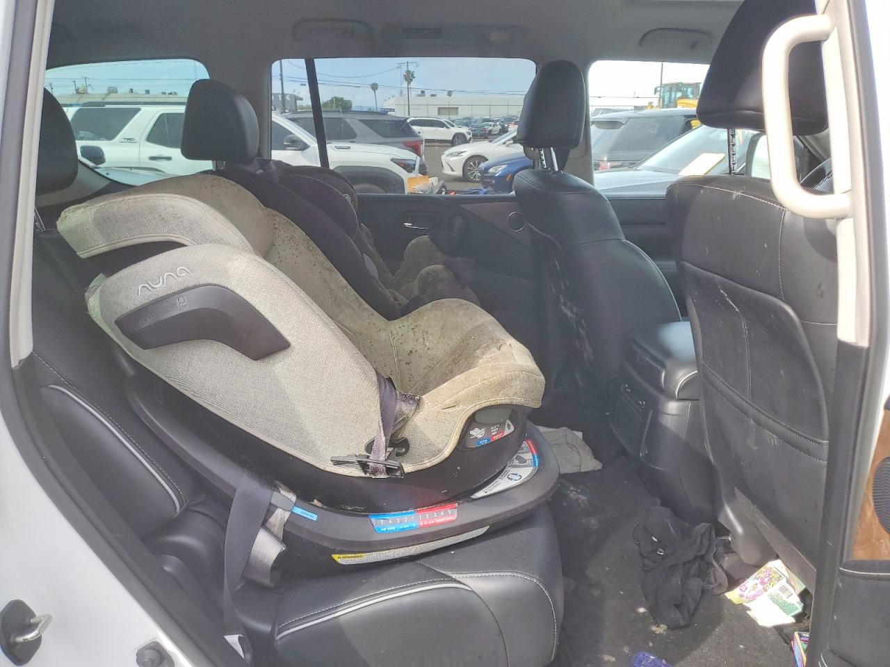 INFINITI Qx Premium Select
