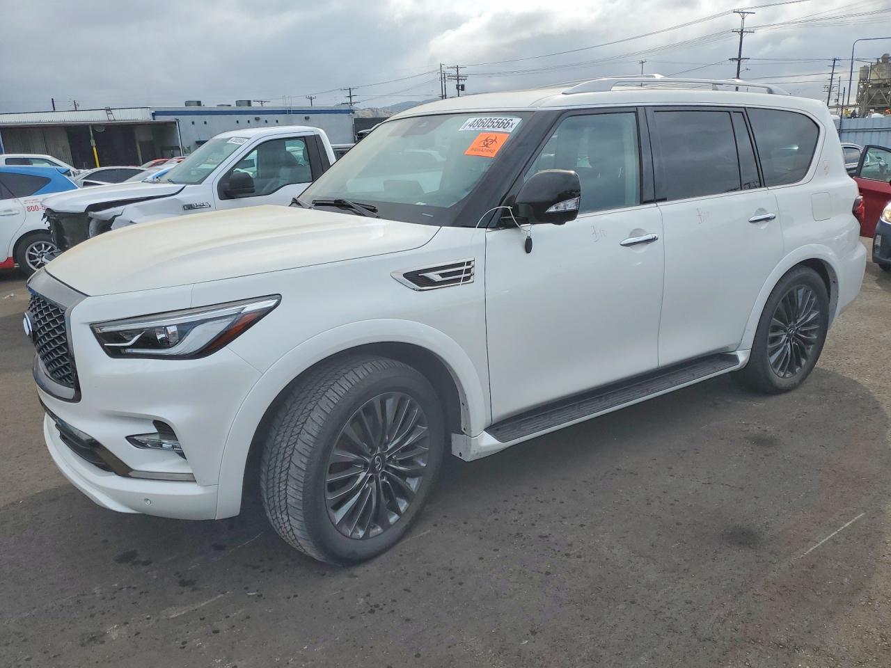 Salvage INFINITI Qx Image